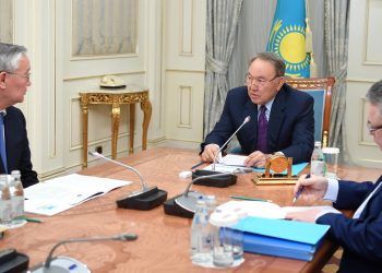 Нұрсұлтан Назарбаев Абай атындағы Қазақ ұлттық педагогикалық университетінің ректоры Такир Балықбаевты қабылдады