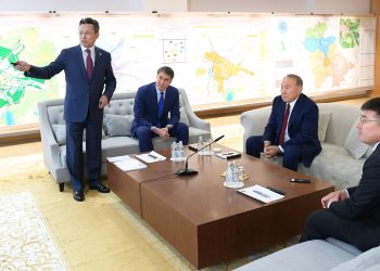 Нұрсұлтан Назарбаев «Астана Бас жоспары» ғылыми-зерттеу жобалық институты» жауапкершілігі шектеулі серіктестігінде болды