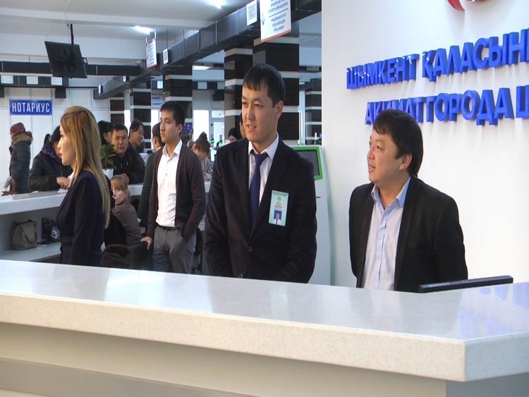 Өнер жұлдыздары сахнаны ХҚКО-на ауыстырды