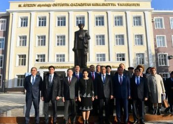 М.ӘУЕЗОВ АТЫНДАҒЫ ОҚМУ 75 ЖЫЛДЫҒЫН АТАП ӨТТІ