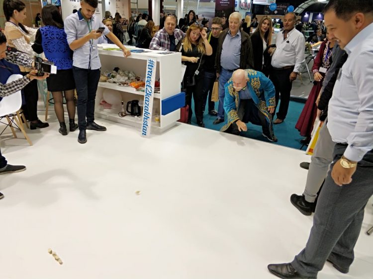 Грекиядағы көрмені 20 мыңнан аса шетелдік тамашалады