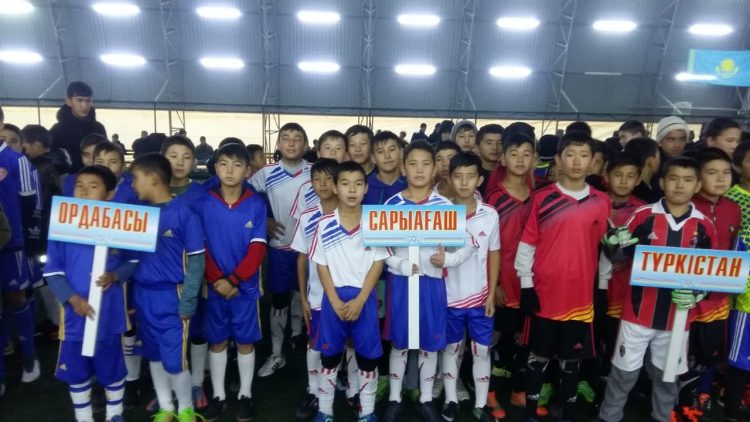 Түркістанда кіші футболдан республикалық ашық біріншілік өтті