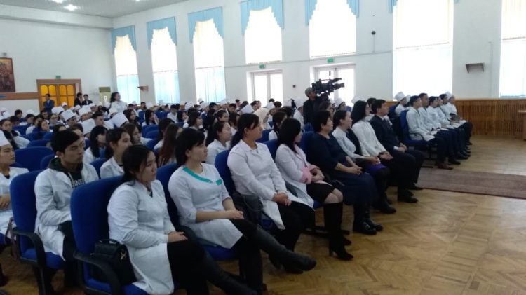 Елбасы курстастары «1 желтоқсан — Тұңғыш Президент күніне» орай ОҚМА студенттерімен жүздесті