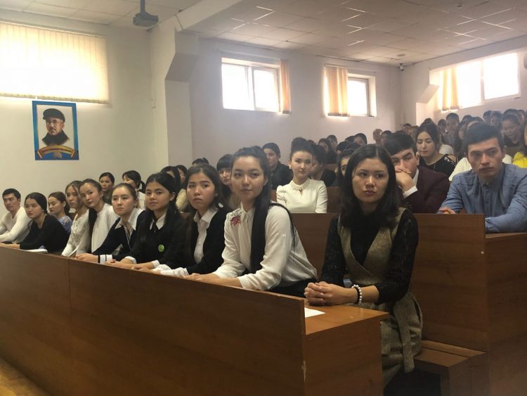 Елбасының курстастары SILK WAY халықаралық университетіне табан тіреді