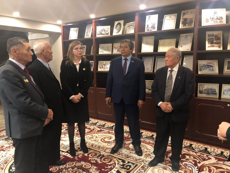 Елбасының курстастары SILK WAY халықаралық университетіне табан тіреді