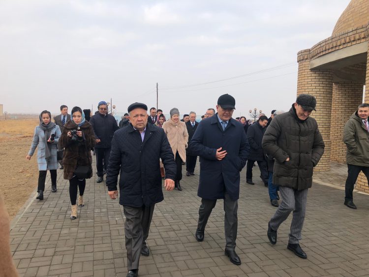 ФОТОРЕПОРТАЖ: «Отандастар» делегациясы Түркістан облысының киелі жерлерін аралауда