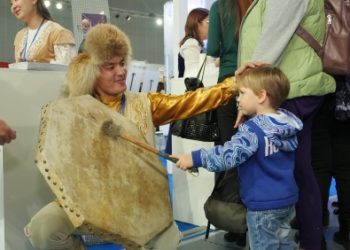 СОЧИДЕГІ ҚАЗАҚСТАН КӨРМЕСІН 5000-ҒА ЖУЫҚ  РЕСЕЙЛІК ТАМАШАЛАП ҮЛГЕРДІ