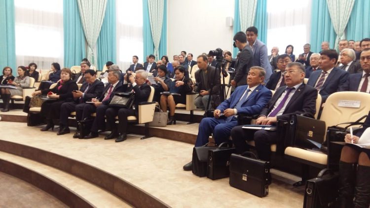 ФОТОРЕПОРТАЖ: М.Əуезов атындағы ОҚМУ-да Қазақстан Республикасы Жоғары оқу орындары Ректорлар кеңесінің кеңейтілген отырысы өтіп жатыр