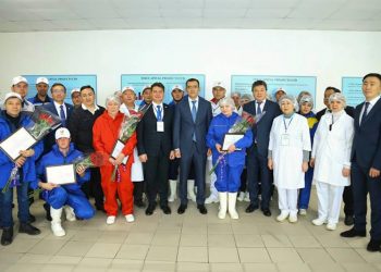 Мәулен Әшімбаев Ақмола облысында ауыл шаруашылығы кәсіпорынының жұмысымен танысты