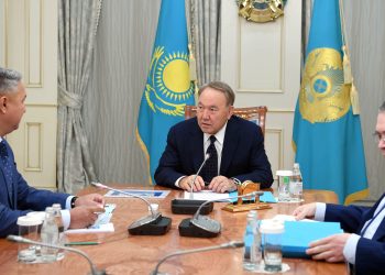 Елбасы Азат Перуашевпен кездесті