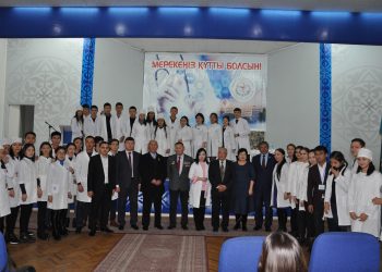 Елбасы курстастары «1 желтоқсан — Тұңғыш Президент күніне» орай ОҚМА студенттерімен жүздесті