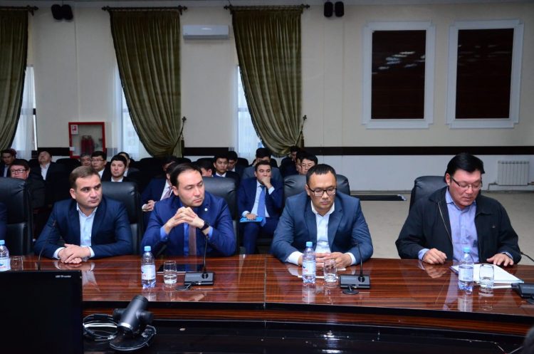 ШЫМКЕНТТЕ ЖАЛАҚЫ КЕЗЕҢ-КЕЗЕҢІМЕН КӨТЕРІЛЕДІ