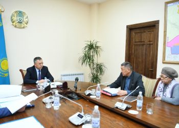 ОБЛЫС ӘКІМІ АЗАМАТТАРДЫ ЖЕКЕ МӘСЕЛЕЛЕРІМЕН ҚАБЫЛДАДЫ