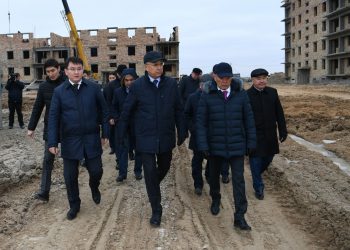 ТҮРКІСТАНДА ЖАҢА ӘКІМШІЛІК ІСКЕРЛІК ОРТАЛЫҚТАҒЫ ҚҰРЫЛЫС ЖҰМЫСТАРЫ ҚАРҚЫНДЫ