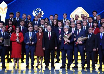 Нұрсұлтан Назарбаев «Парыз», «Алтын сапа» сыйлықтарының жеңімпаздарын марапаттау рәсіміне қатысты