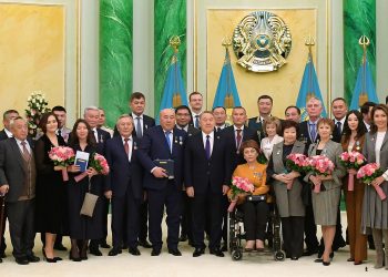 Қазақстан Президенті мемлекеттік наградалар мен сыйлықтар тапсыру рәсіміне қатысты