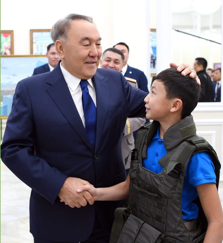 Елбасы «Жас сарбаз» балалар мен жасөспірімдер әскери-патриоттық қозғалысы» тәрбиеленушілерімен кездесті