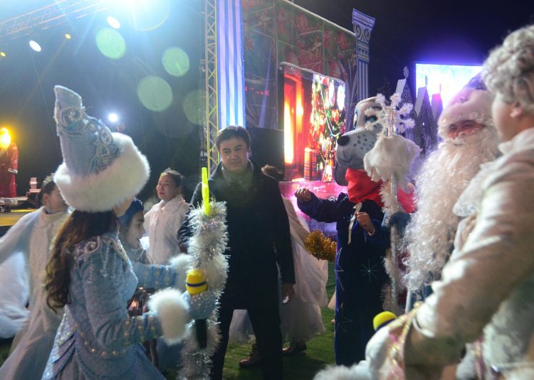 Мегаполистің басты шыршасының шамы жағылды