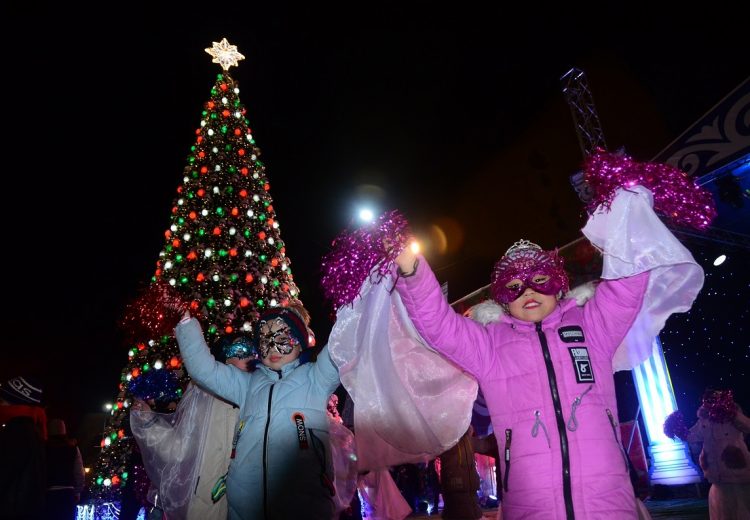 Мегаполистің басты шыршасының шамы жағылды