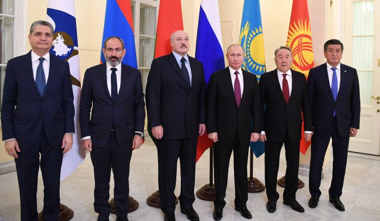 Нұрсұлтан Назарбаев Жоғары Еуразия экономикалық кеңесінің отырысына қатысты