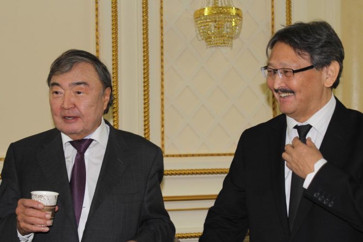 Олжас Сүлейменов халықаралық шарада Елбасының мақаласына пікір білдірді