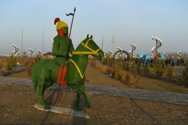 ТӘУЕЛСІЗДІК КҮНІНЕ ОРАЙ ТҮРКІСТАН ОБЛЫСЫНЫҢ ОРТАЛЫҒЫНДА САЯБАҚ АШЫЛДЫ