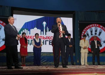 «ТЕМІРЛАН» ХАЛЫҚ ТЕАТРЫ «ӨЗЕКТІ ӨРТЕГЕН ӨКІНІШ» ҚОЙЫЛЫМЫН САХНАЛАДЫ