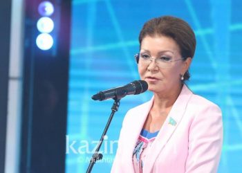 Білім басқармаларын жауып тастау керек — Дариға Назарбаева