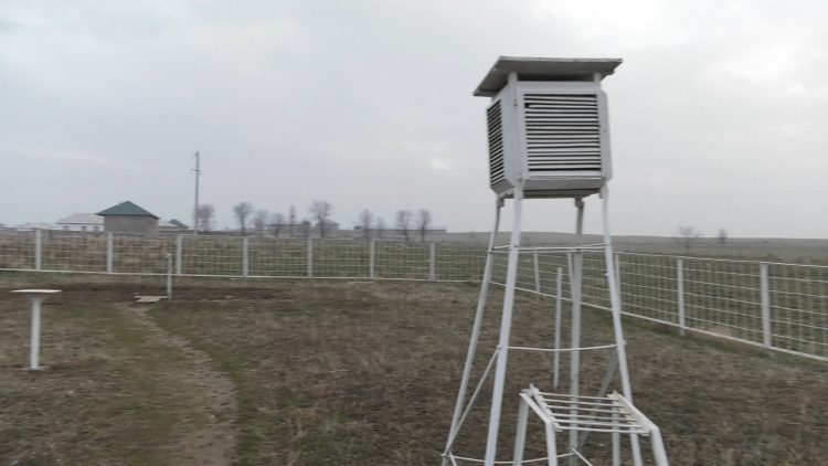 Ауа райына болжам жасайтын метеоқызметшілердің жұмысы туралы білесіз бе?