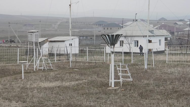 Ауа райына болжам жасайтын метеоқызметшілердің жұмысы туралы білесіз бе?