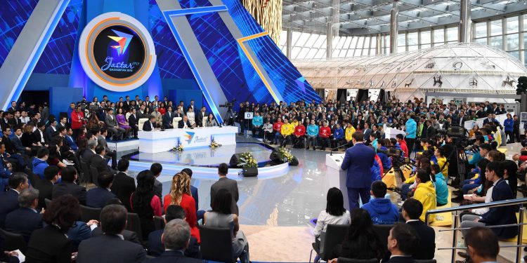 Нұрсұлтан Назарбаев Жастар жылының салтанатты ашылу рәсіміне қатысты