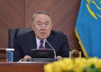 «Әрбір акционер өз банкінен ұрлайды» — Н.Назарбаев