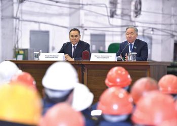 Мәжіліс төрағасы Жамбыл облысындағы өндіріс орындарын аралады