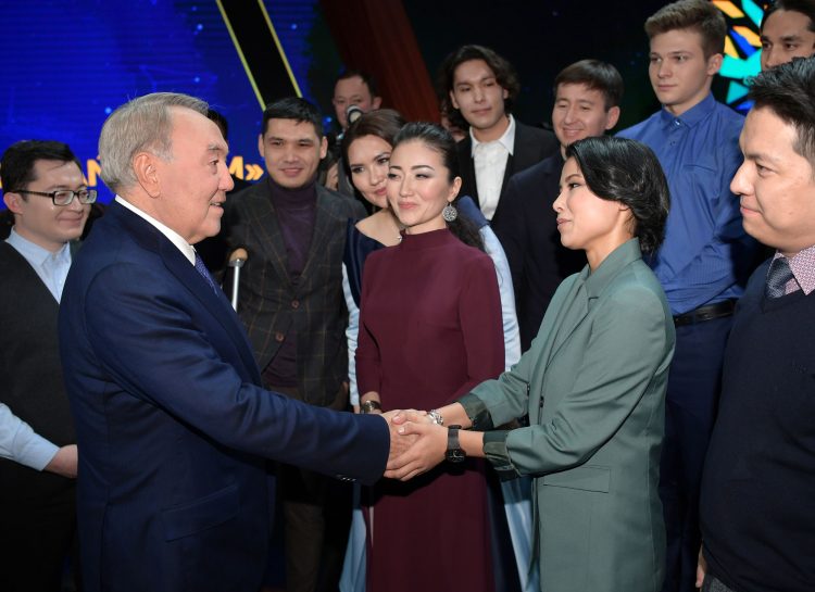 Мемлекет басшысы «Қазақстандағы 100 жаңа есім» жобасына қатысушылармен кездесті