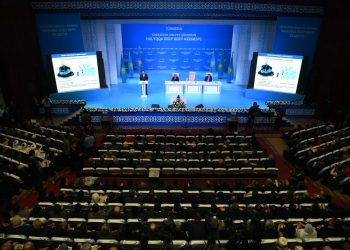 Жаңа облыстың тұңғыш әкімі халыққа есеп берді