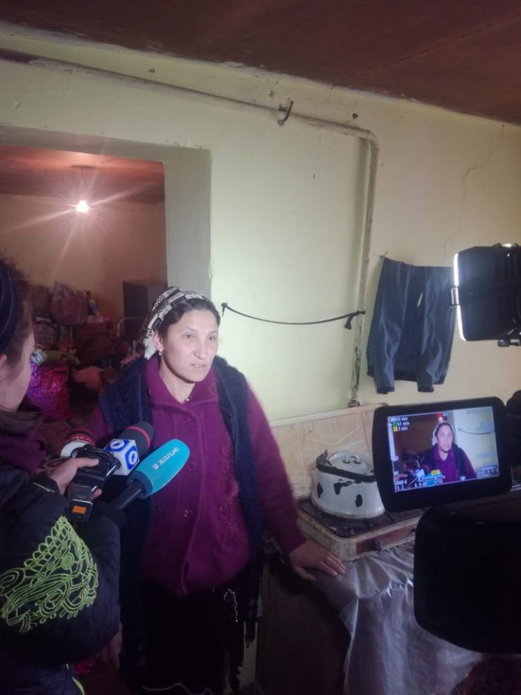 Желідегі темір өткізуші баланың отбасы жаңа үйге көшті