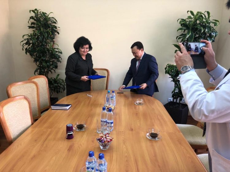 Түркістан облысы Өзбекстан елінің денсаулық сақтау саласымен тығыз байланыста жұмыс жасайды