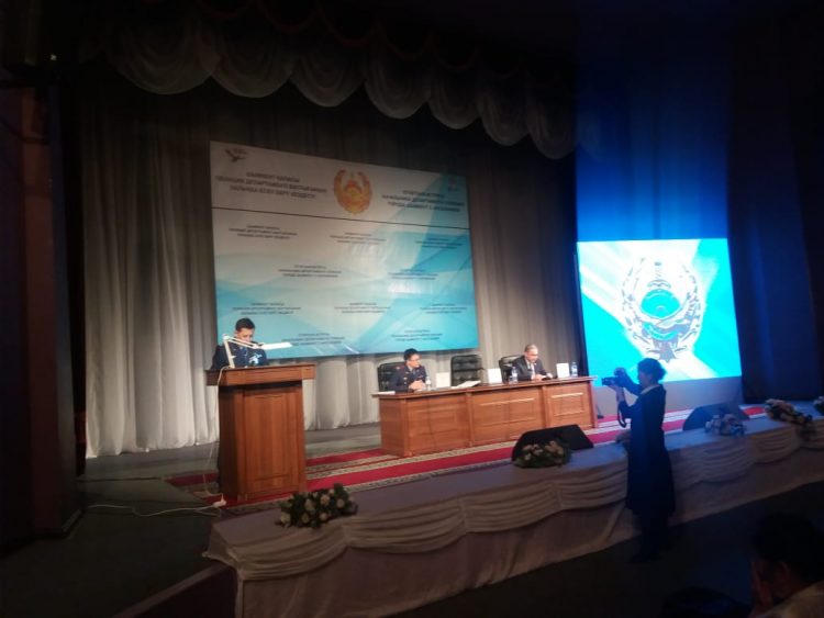 Шымкент қалалық полиция департаментінің басшысы есеп беруде
