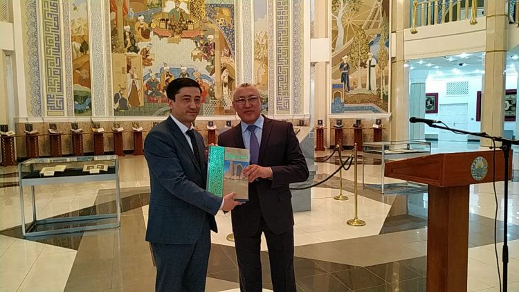 ӨЗБЕКСТАНДА «ҰЛЫ ДАЛА МҰРАЛАРЫ» КӨРМЕСІ АШЫЛДЫ