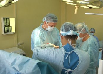 Шетелдік дәрігерлердің қатысуымен буын ауруына ота жасалды