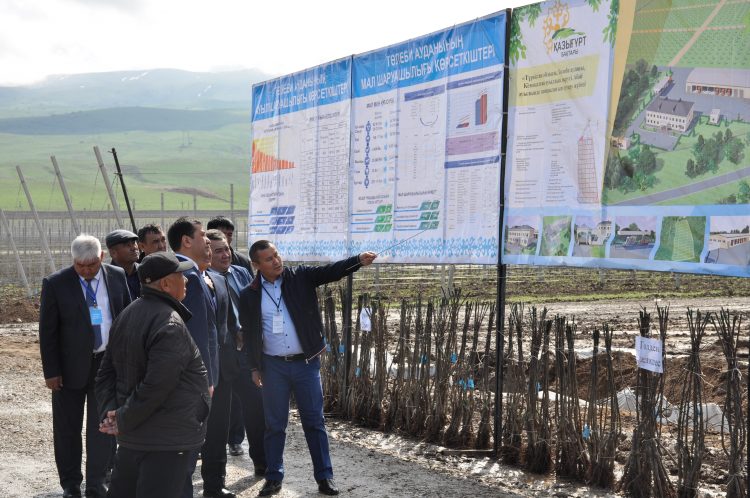 Шөкеев «Қазығұрт бақтары» өндірістік кооперативінің жұмысын көрді