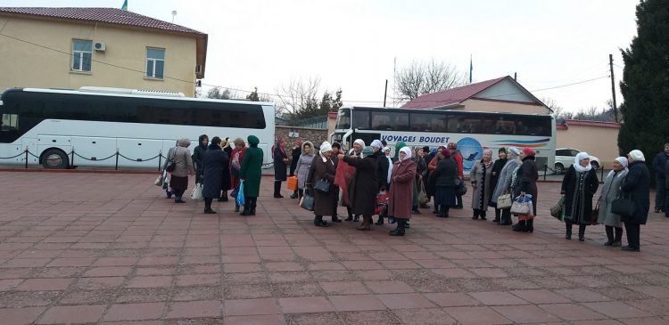 Төлебилік аналар Түркістанға жол тартты