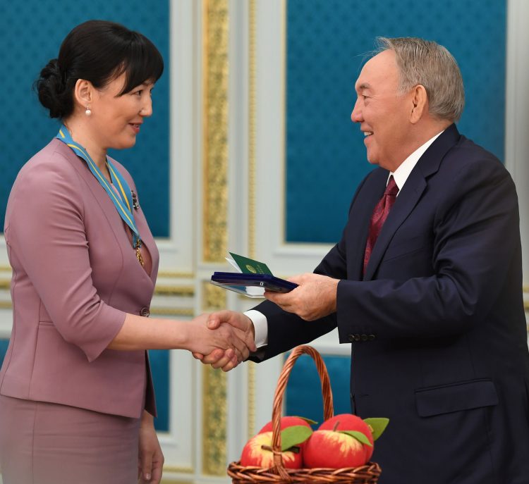 Назарбаев: Әлемді ана мейірімі сақтап тұр