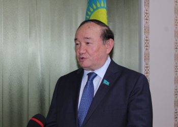 Сенатор Әли Бектаев Жетісай ауданына жұмыс сапарымен барды