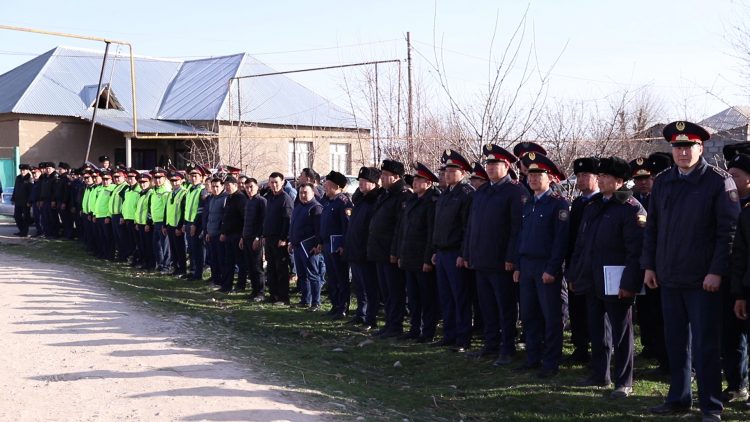 Жоғалған баланы іздестіруге өзі кіріскен полиция бастығы