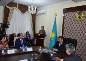 Шымкент қаласының судьялары мен сот мамандары тоқсан сайын бір күндік жалақысын балалар үйіне аударатын болды