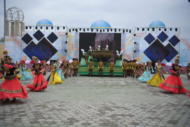 Түркістанда 2000 литр наурыз көже таратылды