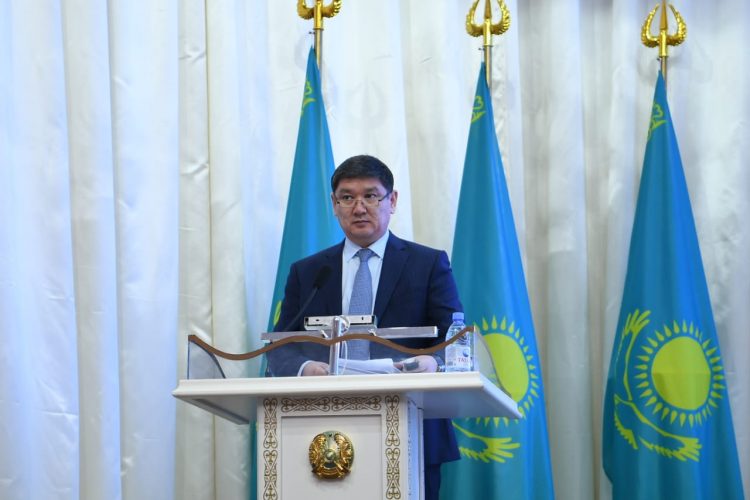 Өмірзақ Шөкеев: Тұрмысы төмен отбасындағы балаларды кәсіпкерлікке тартуымыз керек