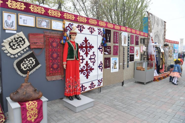 Түркістанда 2000 литр наурыз көже таратылды