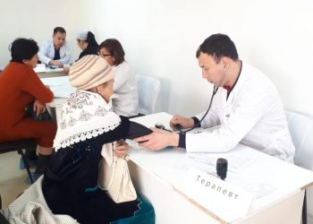 Отырар ауданының екі жүзден астам көпбалалы аналарына бір күнде толық медициналық көмек көрсетілді